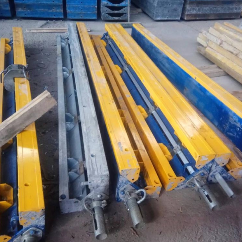 Кут опалубки розпалубний ЩР 300х3300 Уг